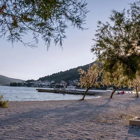 Una, - Trogir