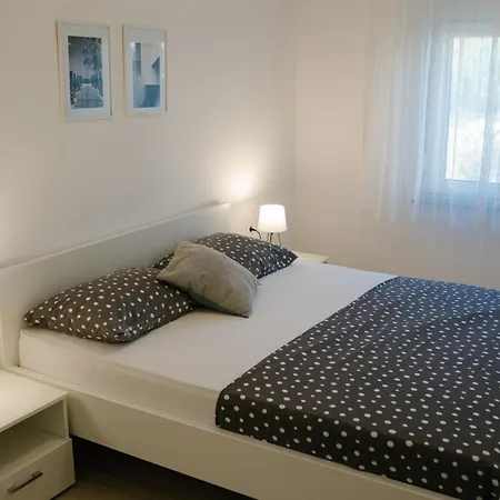 Una, - Trogir Apartamento